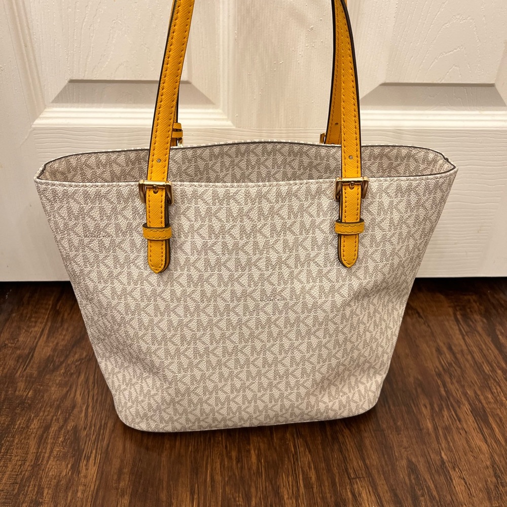Used great condition MK purse. Yellow/mustard and ivory color. Medium sized. - Picture 5 of 5